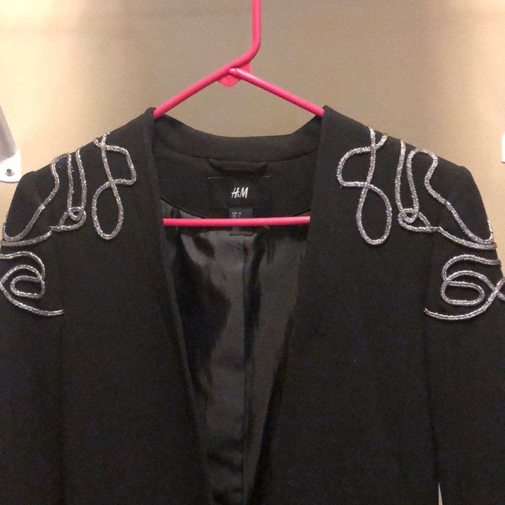 H&M Blazer - Picture 2 of 7